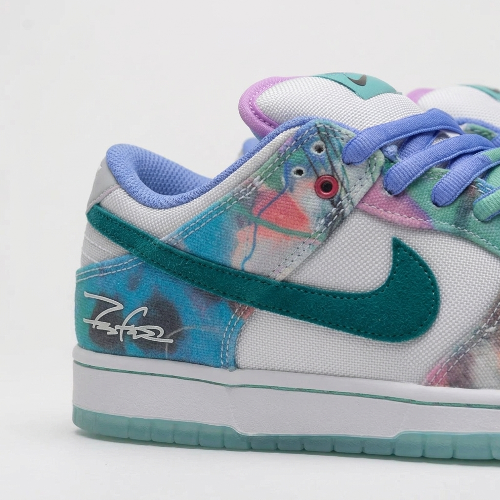Nike SB Dunk Low Futura Laboratories